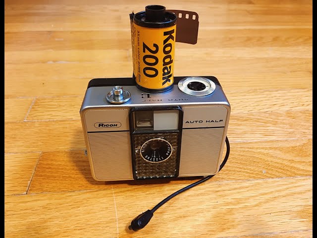 07 | Ricoh Auto Half E - Overcast Street Photography POV - YouTube