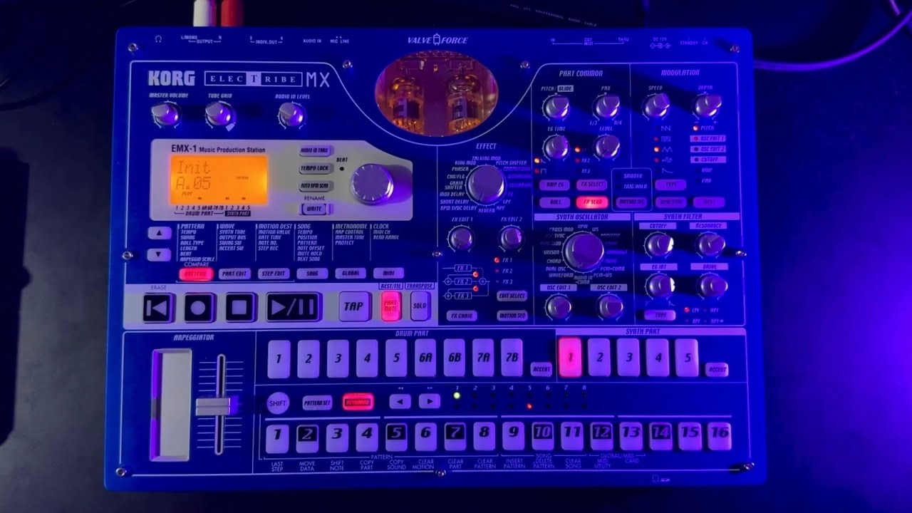 KORG ELECTRIBE EMX-1 Techno Live - YouTube