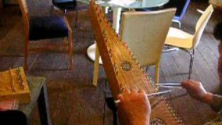 古代ギリシャの楽器 プサルタリー - YouTube