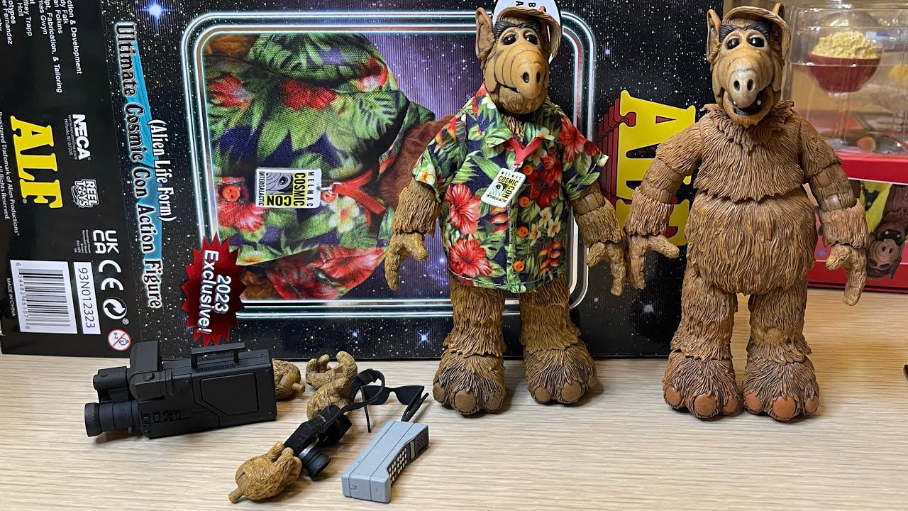 Alf Ultimate Action Figure & Alf Ultimate Cosmic Con Action Figure