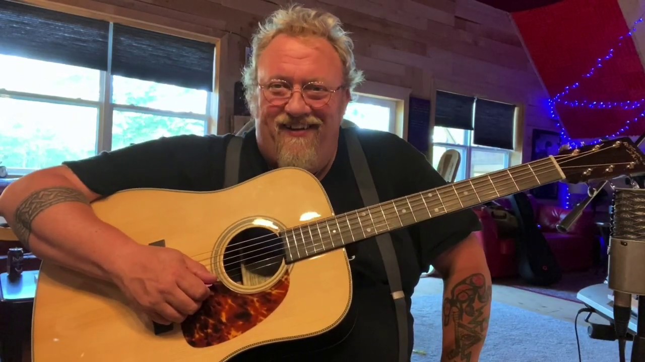 MMM Guitar Review Recording King RD-27 - YouTube