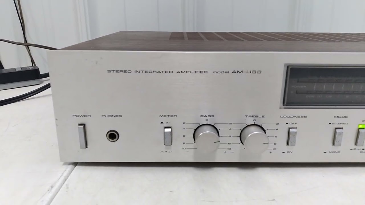 AKAI INTEGRATED AMPLIFIER AM-U33 - YouTube