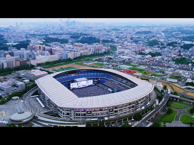 TWICE「DIVE」 Live Stage @Nissan Stadium - YouTube