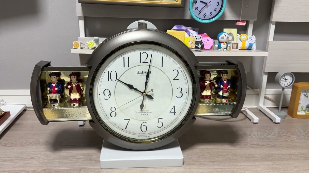 リズム スモールワールド 音楽隊 4MH638 からくり時計 - YouTube