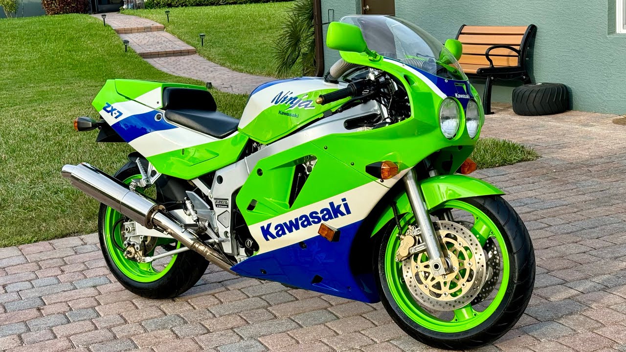 1990 Kawasaki ZX7-Ninja H2 11200 miles all OG and mint