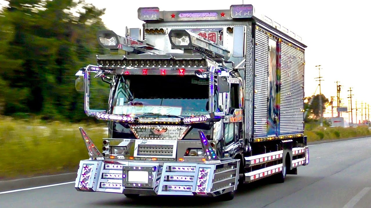 マフラー音が最高‼️】デコトラ ハロウィンフェス 搬出 [ホーン