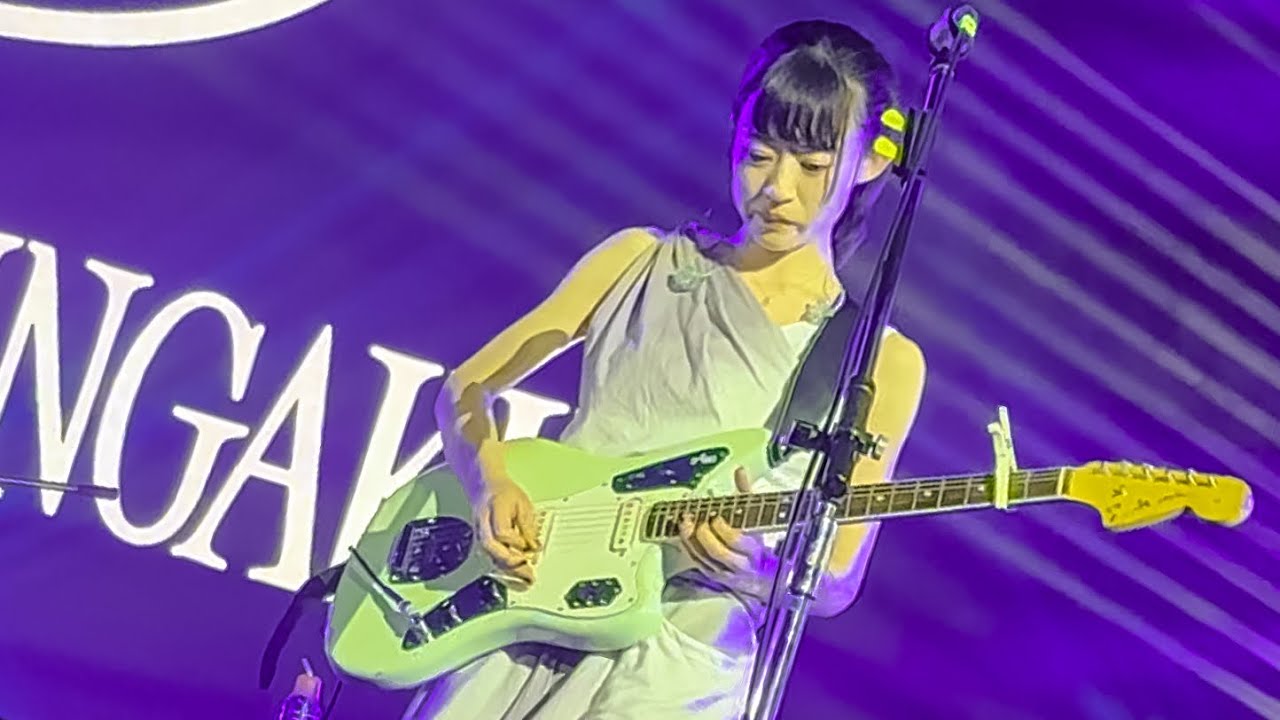 Hitsujibungaku - 声 (Koe - live debut) w/subtitles - KBank Siam