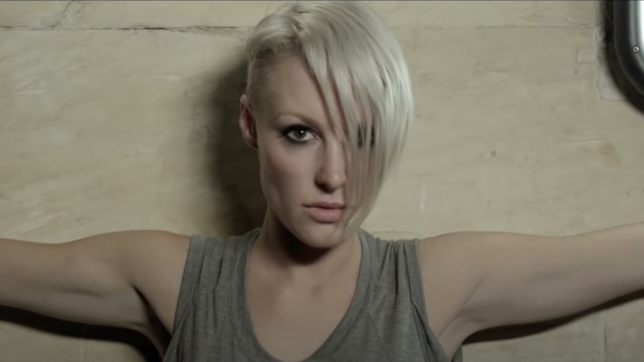 Dash Berlin ft. Emma Hewitt - Waiting - YouTube