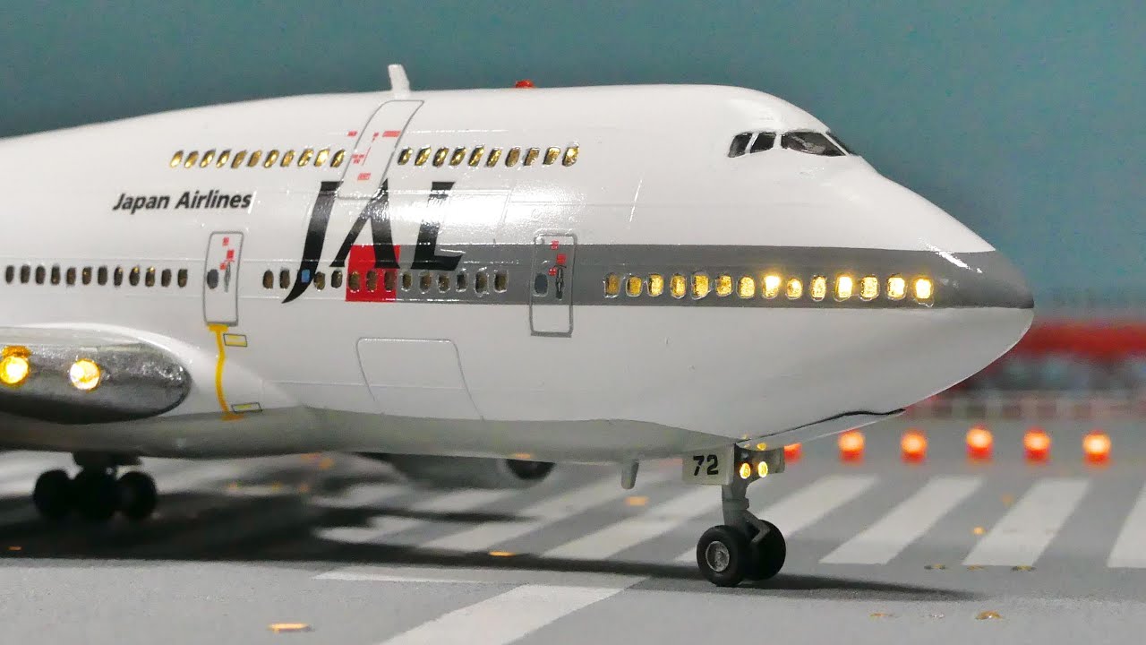 BOEING 747-400 JAL 1/200 Hasegawa Plastic airplane model - YouTube