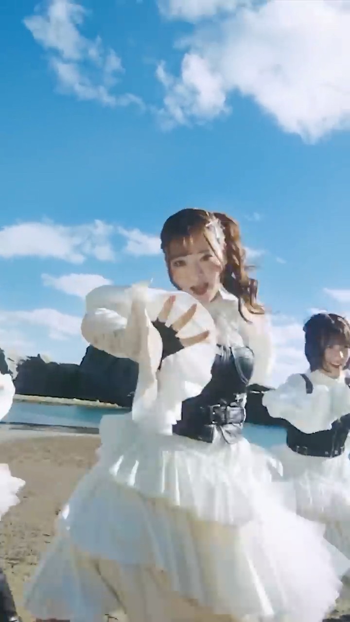 ナナニジ #ロックは死なない #MV - YouTube