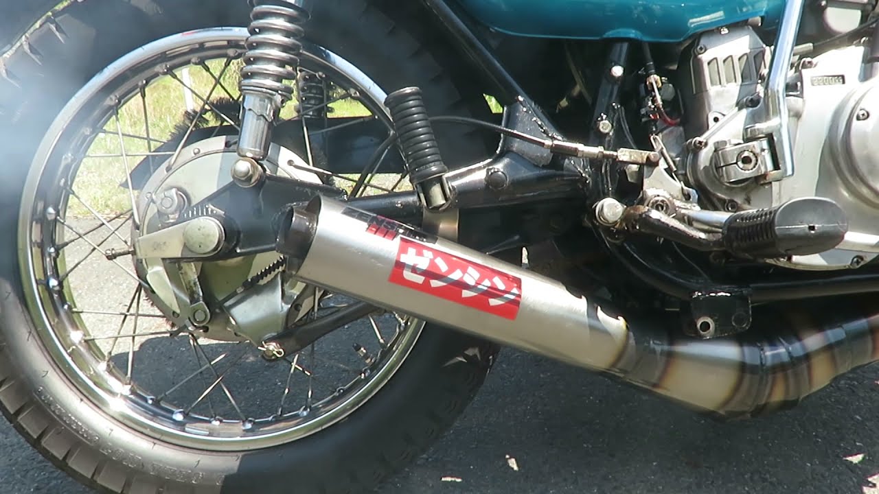 Suzuki GT750 check exhaust sound - YouTube