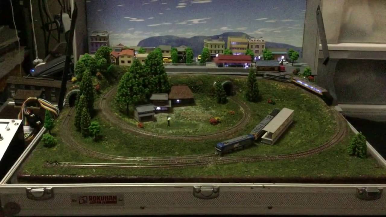 鉄道模型 自動運転 Zゲージ ロクハン トランクレイアウト - YouTube