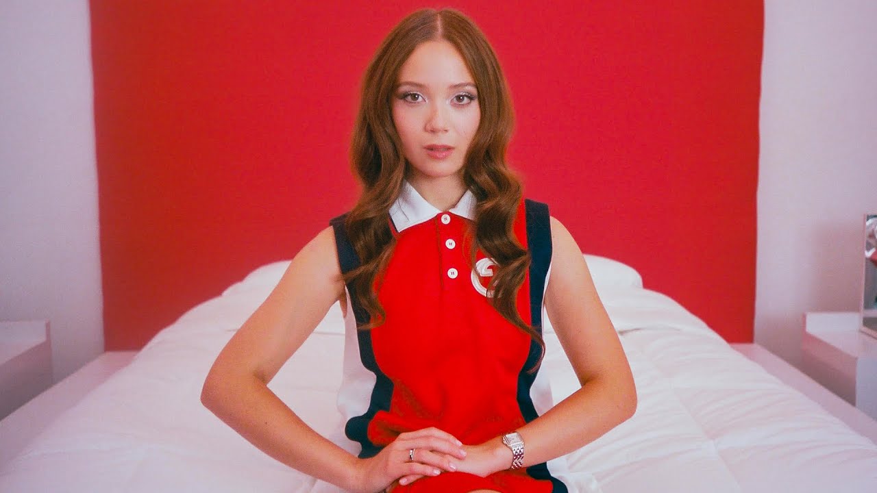 Laufey - From The Start (Official Music Video) - YouTube