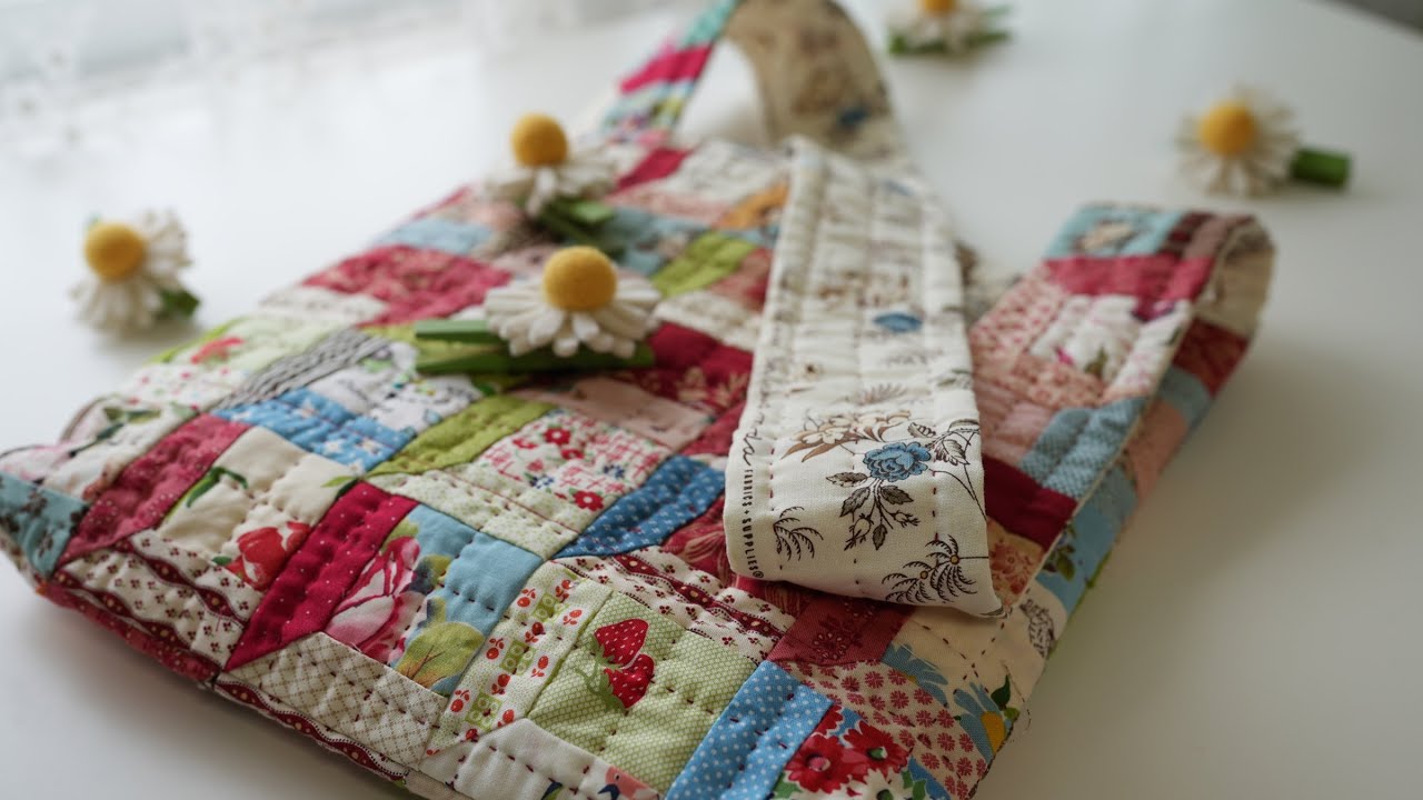 屋根裏の窓パターン】のショルダーバッグの作り方//size30cmx30cmx2cm