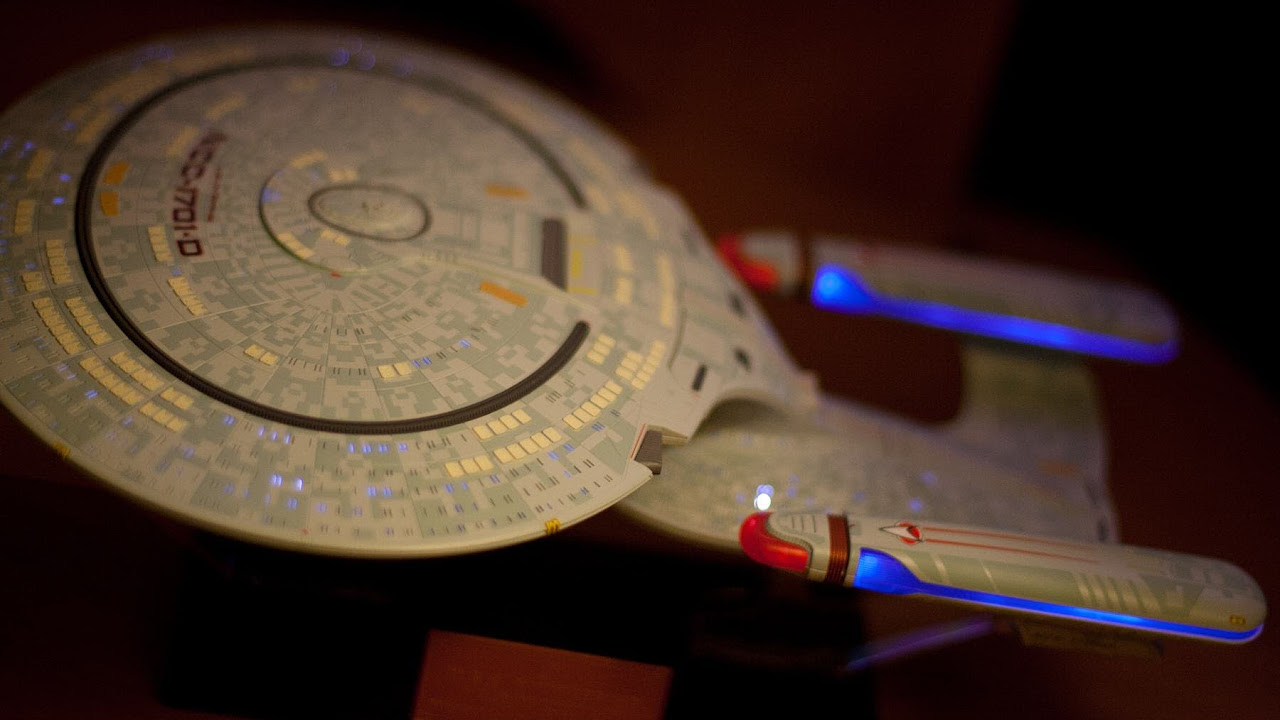 Aoshima1/2000 scale USS Enterprise D review - YouTube