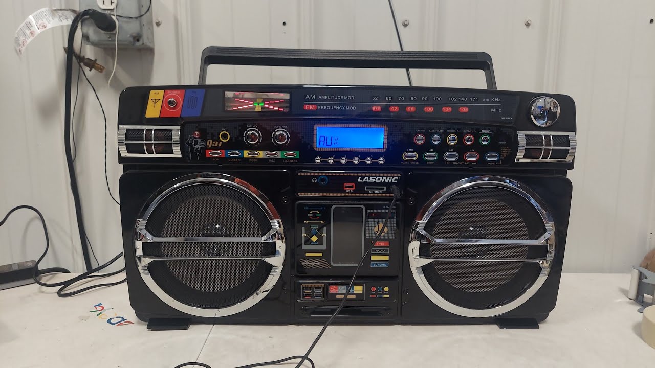 LASONIC i-931 Retro Boombox iPod- AM/FM Radio- USB- SD/MMC & AUX
