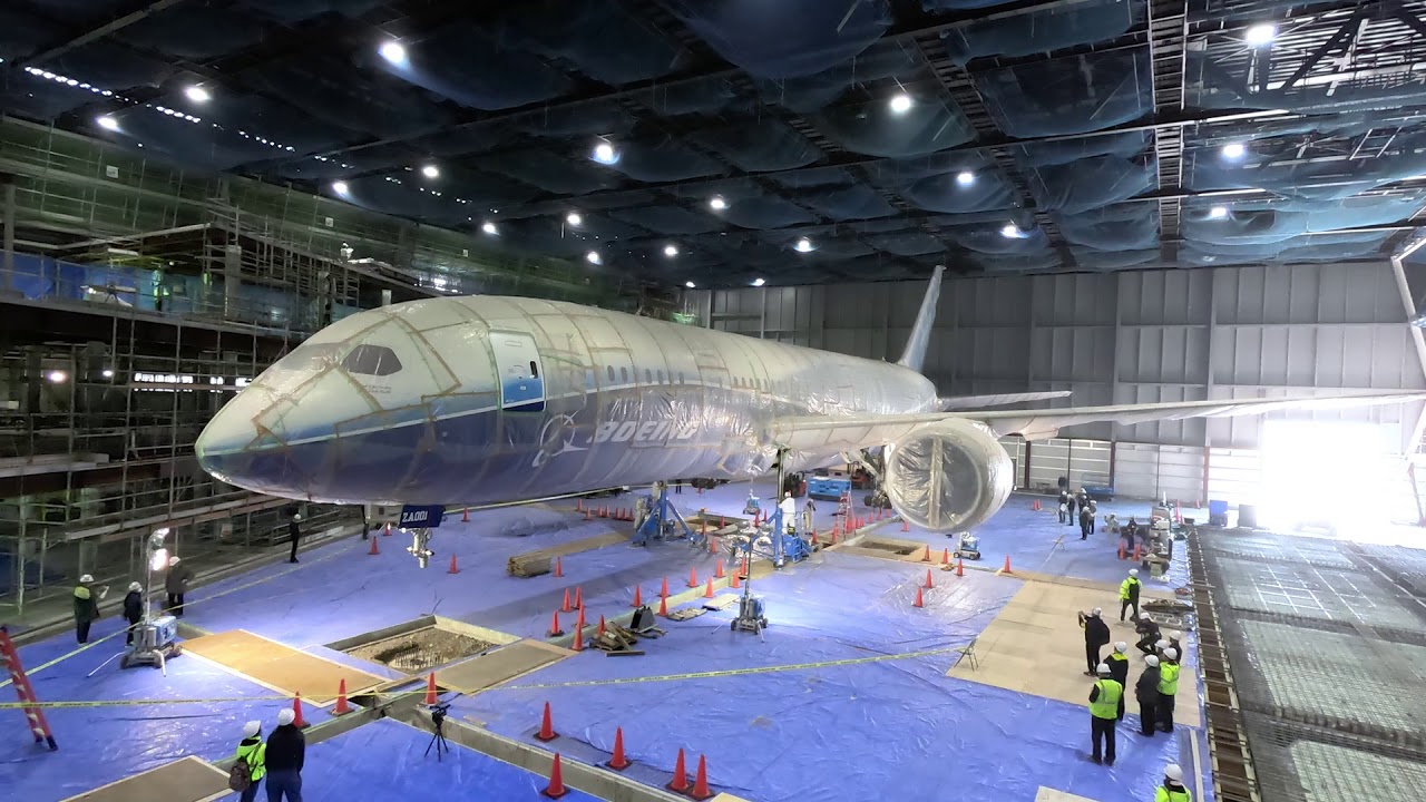 Boeing Dreamliner, Starbucks featured in Japan's new airport