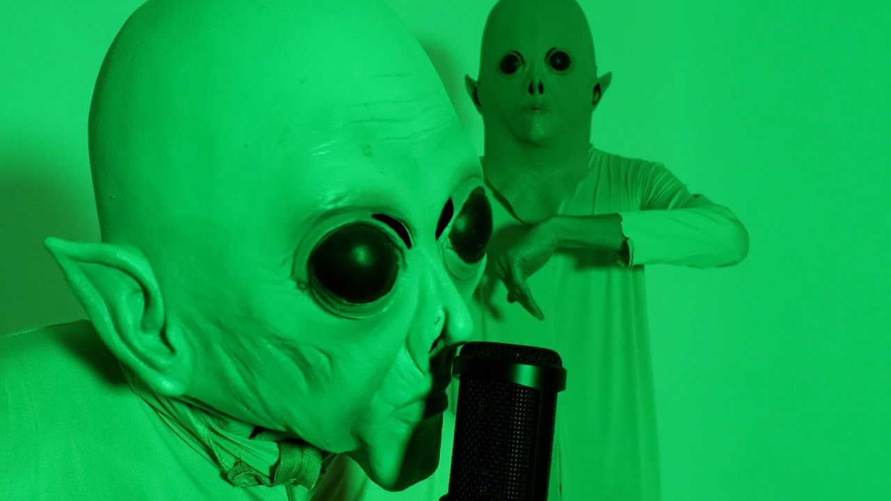 MV】メッセージ性ありそうな宇宙人【コント】 - YouTube