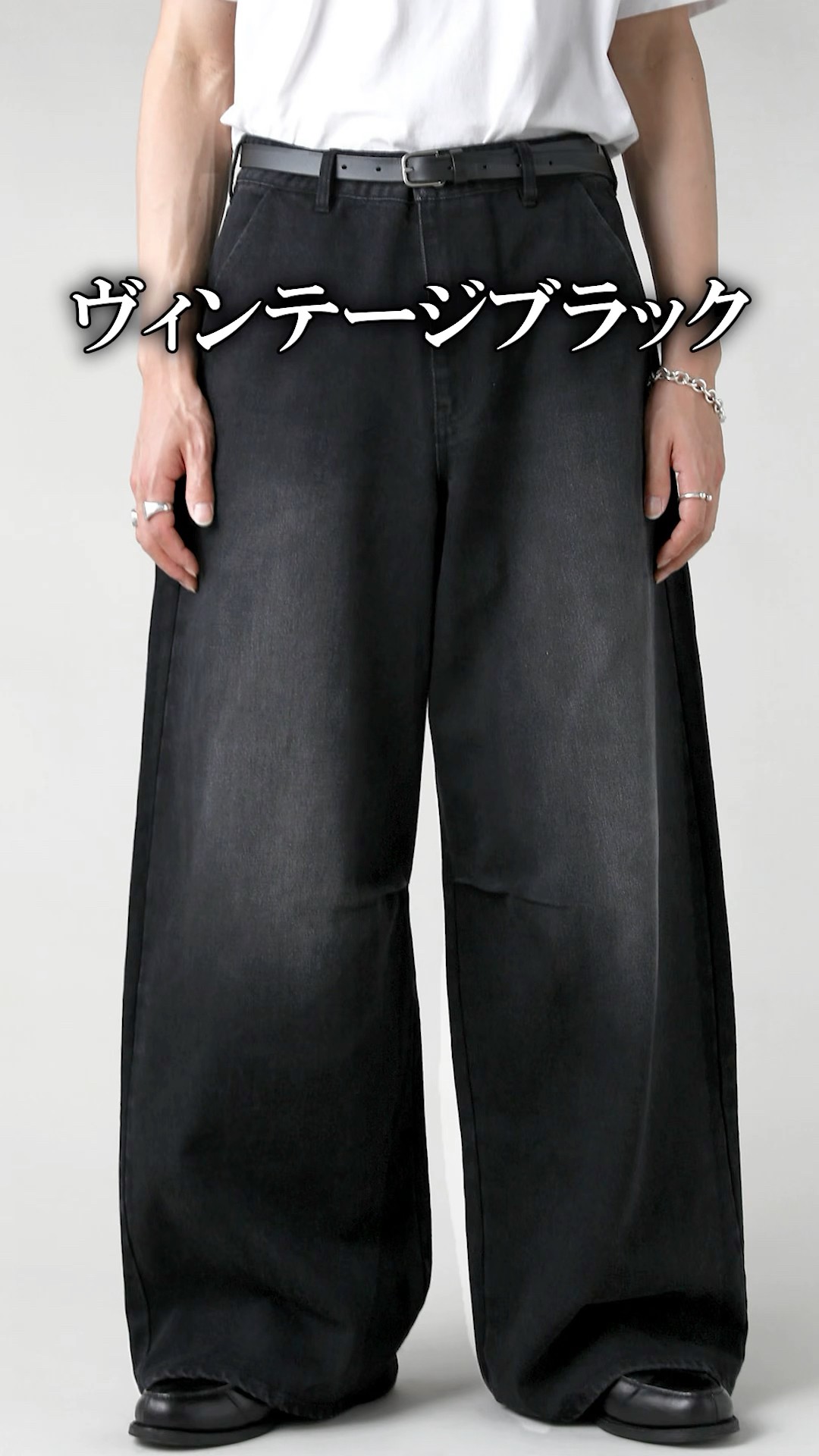 A must-buy masterpiece! Just wear it and you'll look stylish with