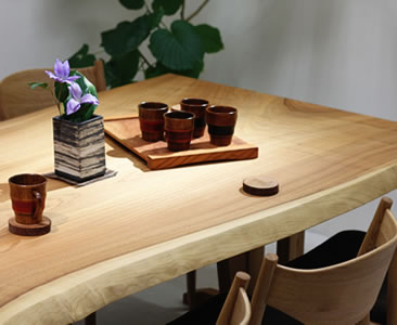 無垢一枚板作品紹介】楠一枚板ダイニングテーブル | 近藤工芸BLOG