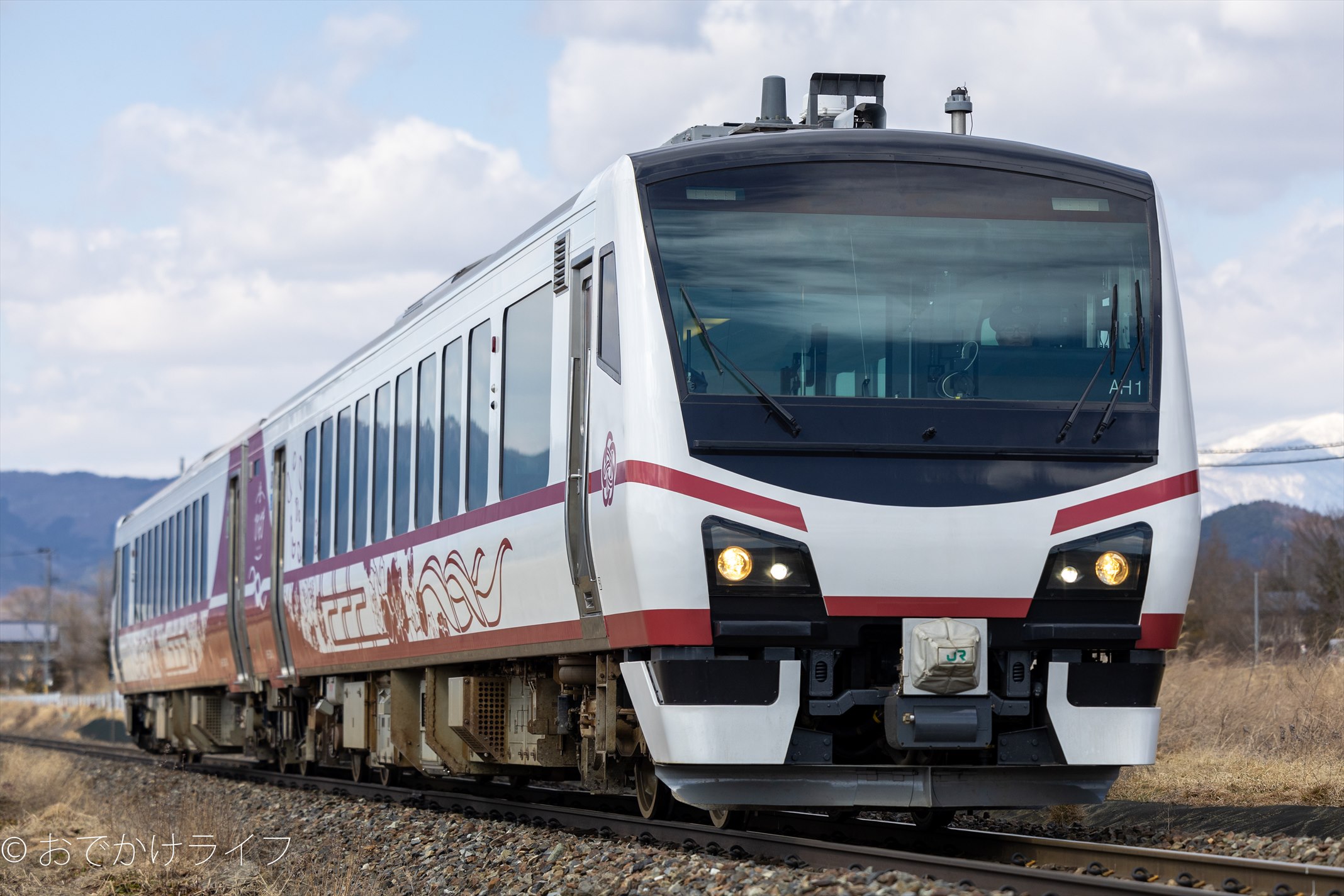 JR東日本 観光列車「ひなび(陽旅)」 HB-E300系 | おでかけライフ