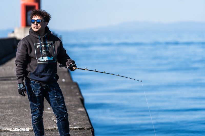 肩が凝らないFin-chのフード付きパーカー「ラビダ スウェット