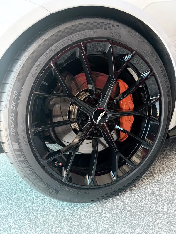 Michelin Pilot Sport 4S Tire, 265/35ZR20 (99Y) XL, Superior Wet