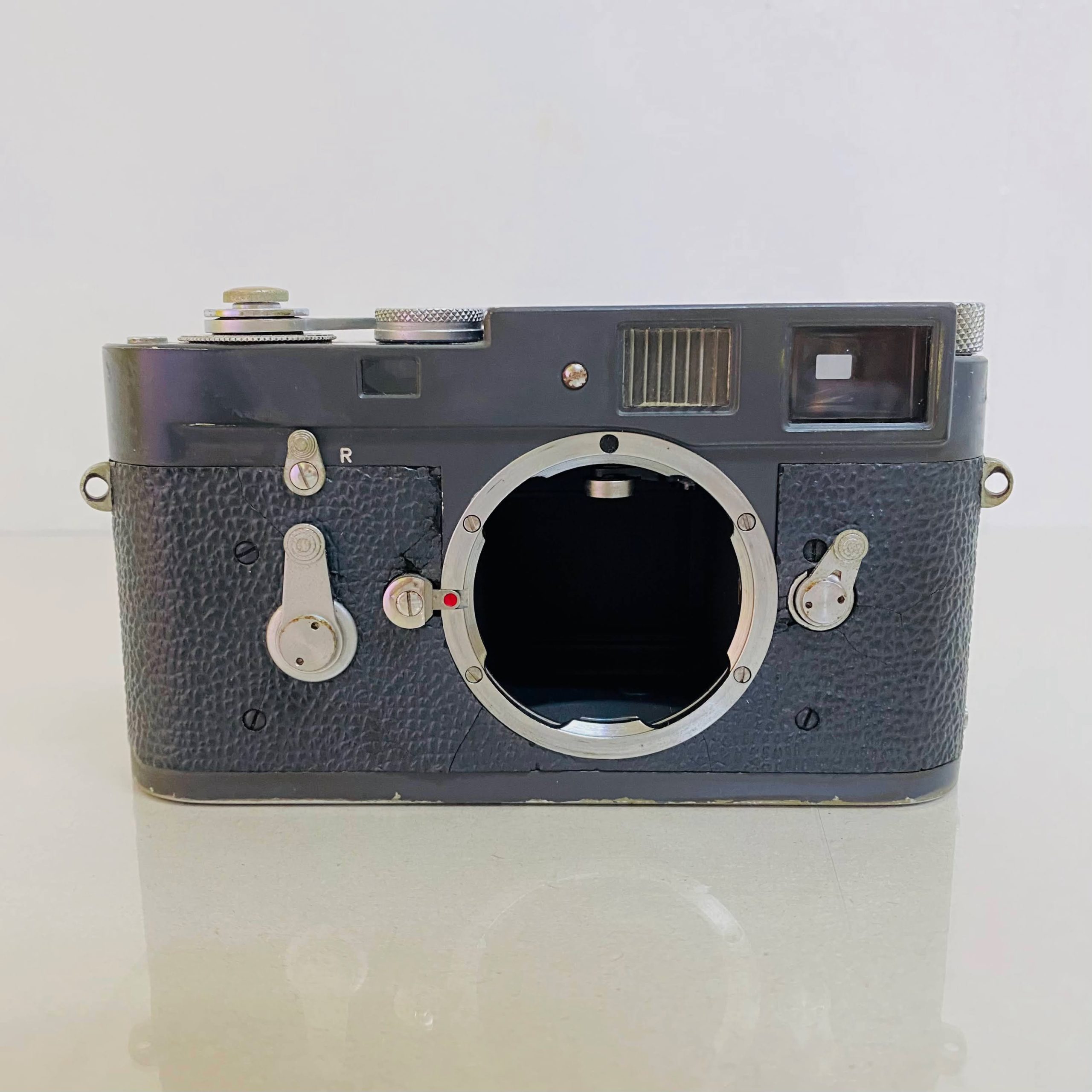 Leica ライカ M2 後塗りブラックペイント 買取させていただきました