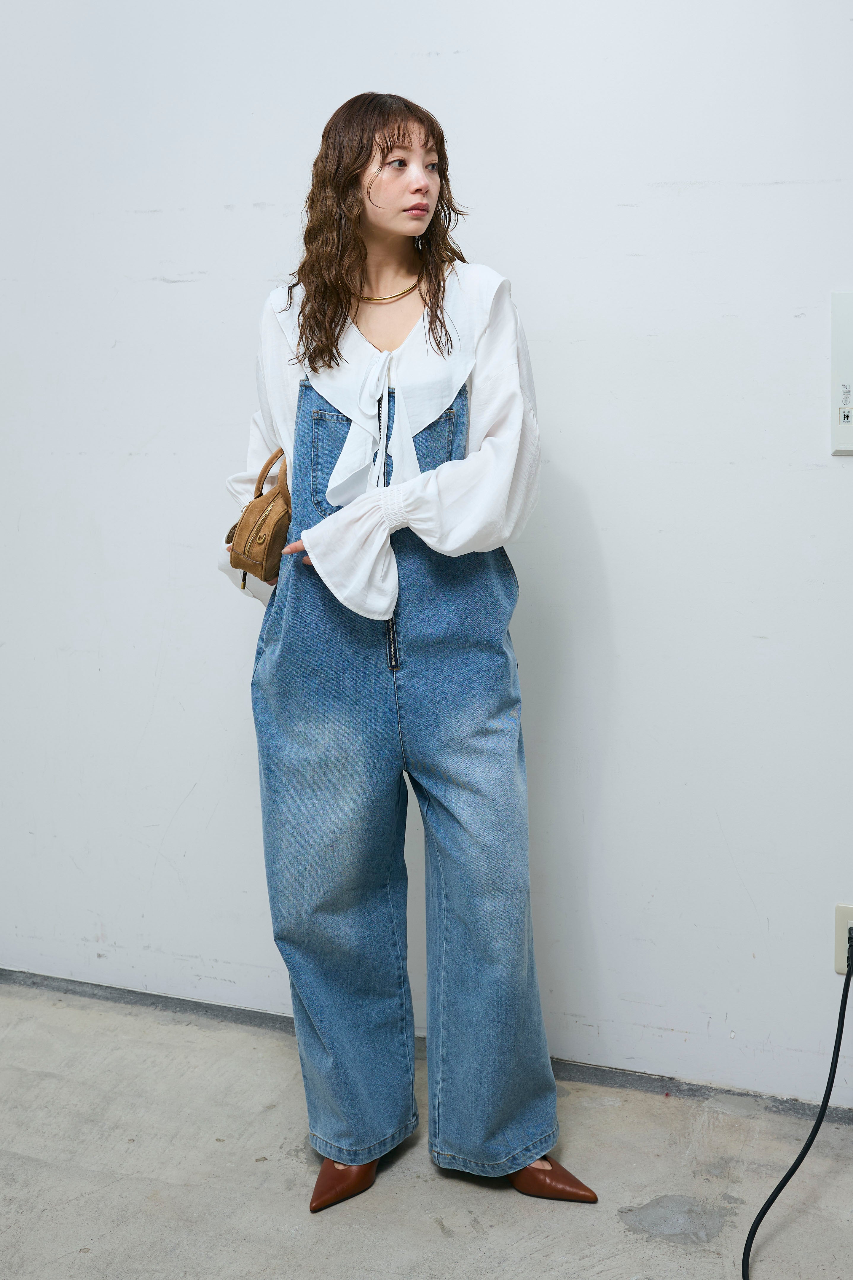 予約/SET]レーヨンフリルシャツ+フロントジップストラップデザイン