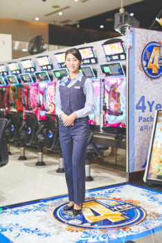 ABCが全店舗スタッフの制服をモデルチェンジ | P-WORLD パチンコ業界