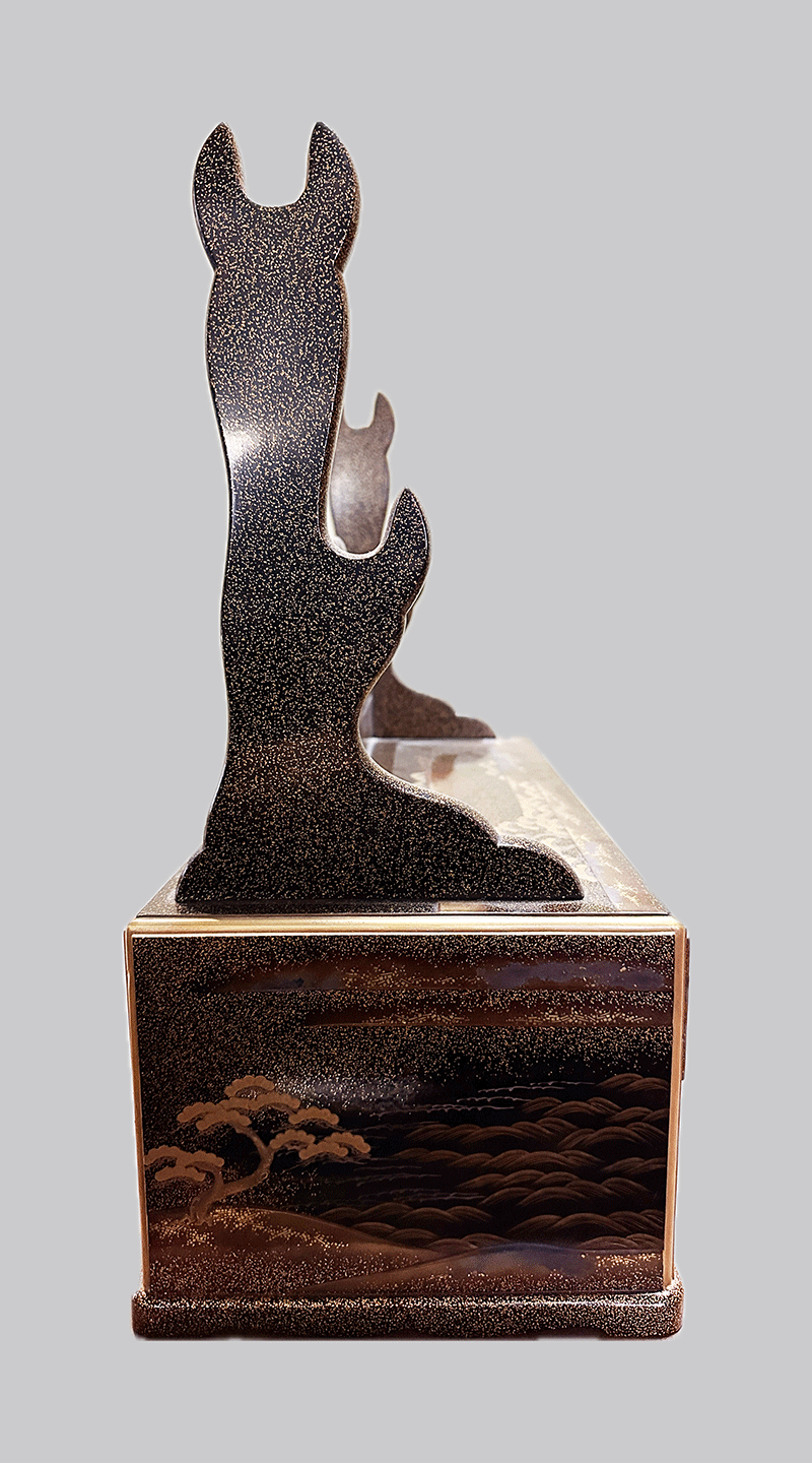 三保松原羽衣図蒔絵小箪笥付二本掛刀掛Sword rack with Mt. Fuji and