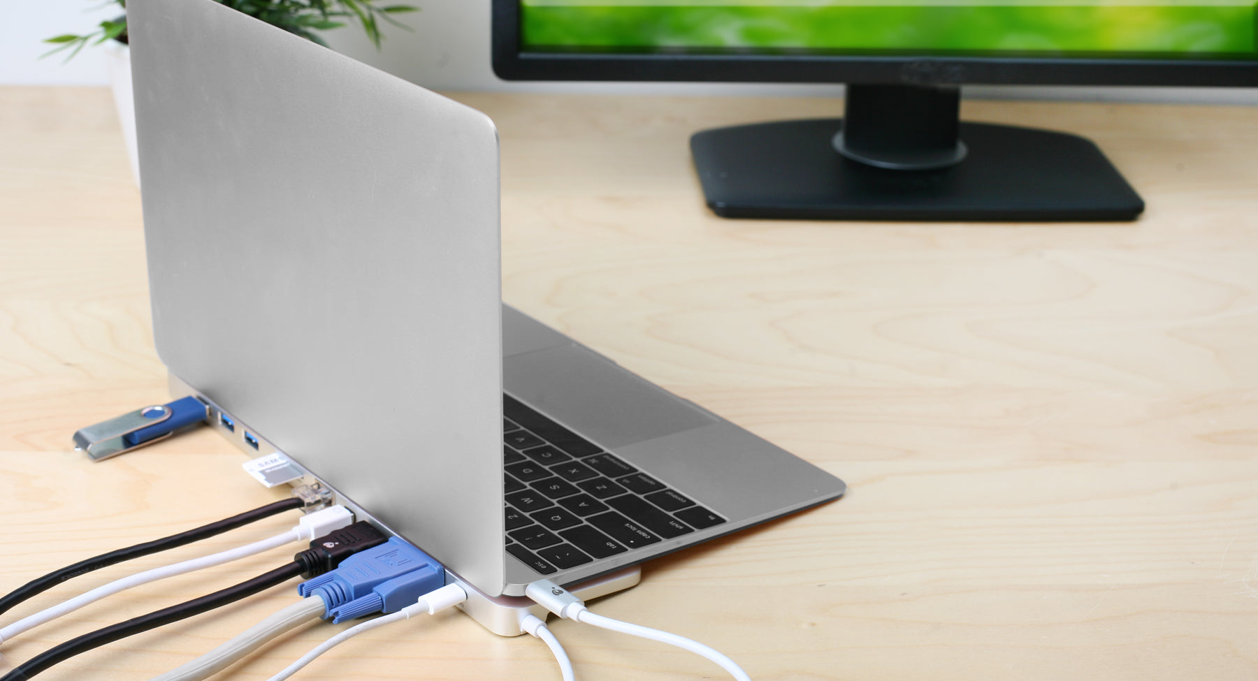 GUD3C02 - IOGEAR USB-C Docking Station with 60W Charging Power