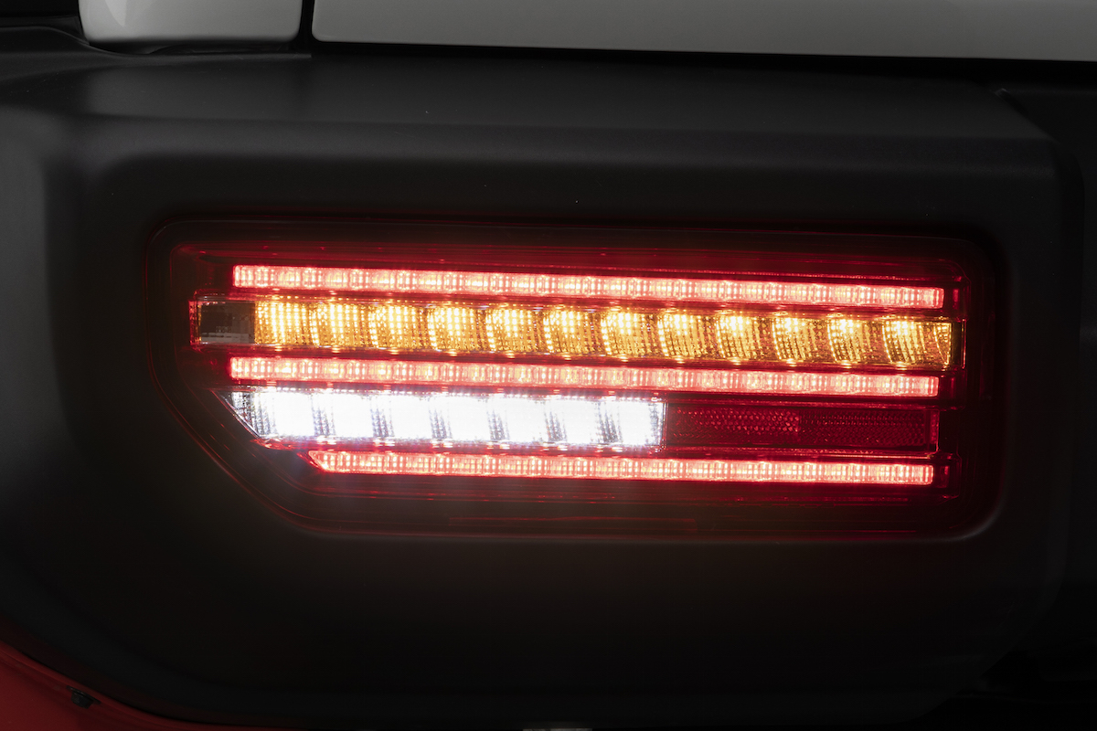 ジムニーをシーケンシャルな光りで演出！ダズフェローズが提案する最新