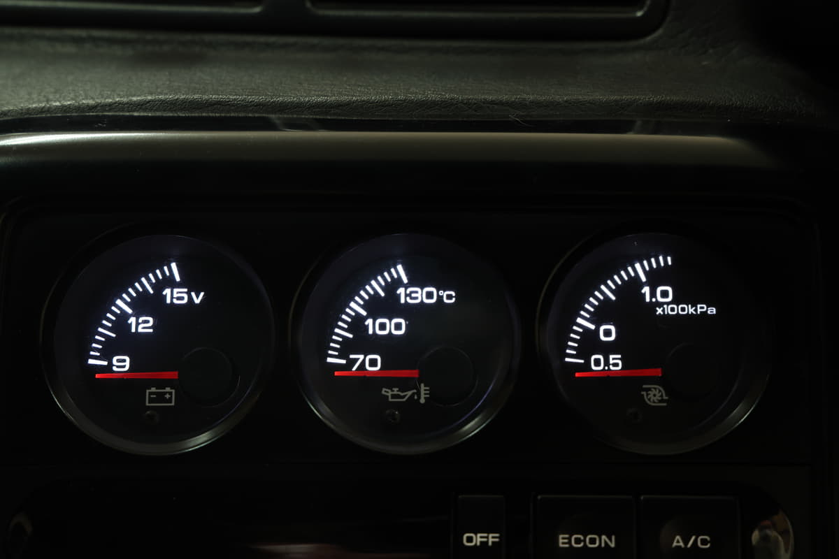 一見純正だが中身は最新！ R32スカイラインGT-R用メーター加工メニュー