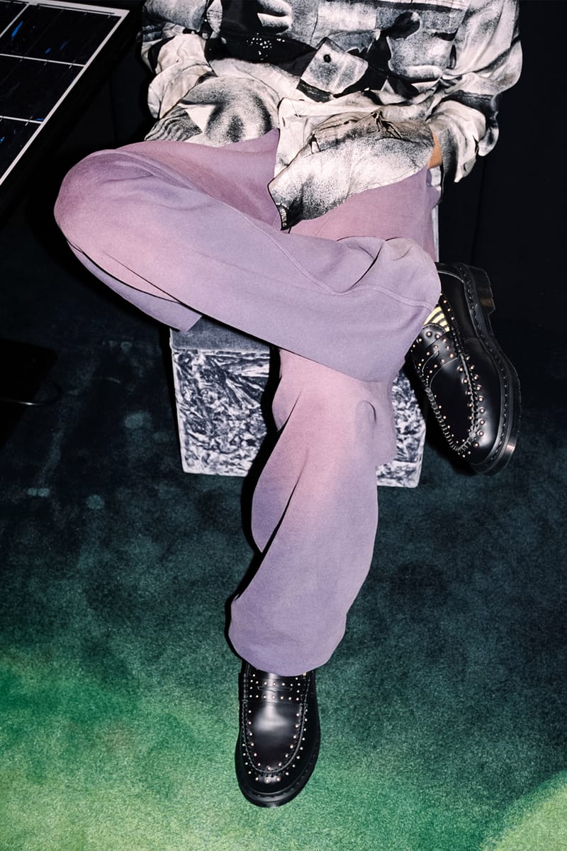 シュプリーム x ドクターマーチンが25年春夏コラボシューズを発表