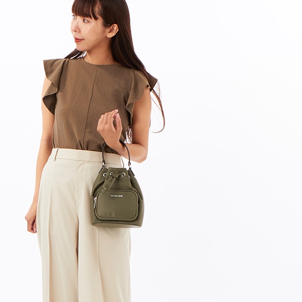 KHAI ナイロン バケット バッグ スモール | マイケル・コース(Michael