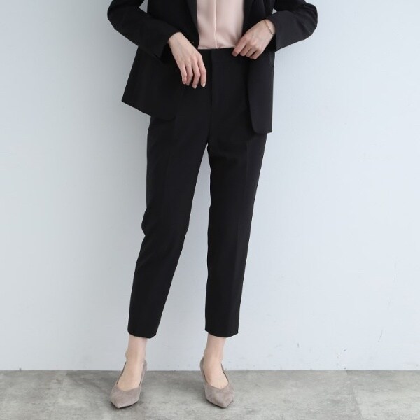 定番スーツ／洗える／UVケア】ストレッチタックテーパードパンツ