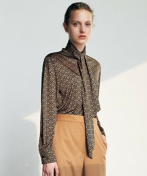 30th ANNIVERSARY】 モノグラムプリントスムース ボウタイブラウス