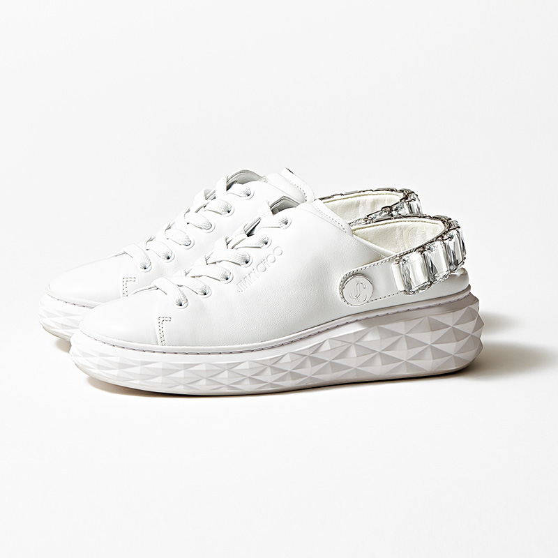 きれいめ「白スニーカー」に新星登場！クリスタル付きでリッチ感抜群