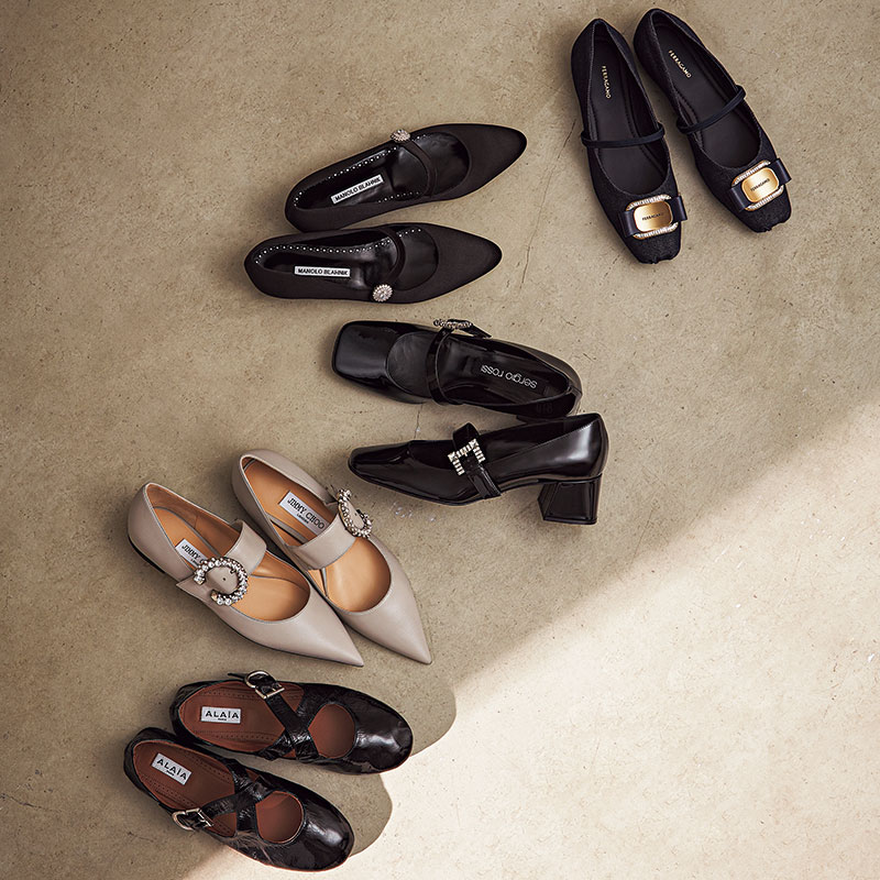 セリーヌでも発見！足元から“甘さ”を足せる【ストラップシューズ6選