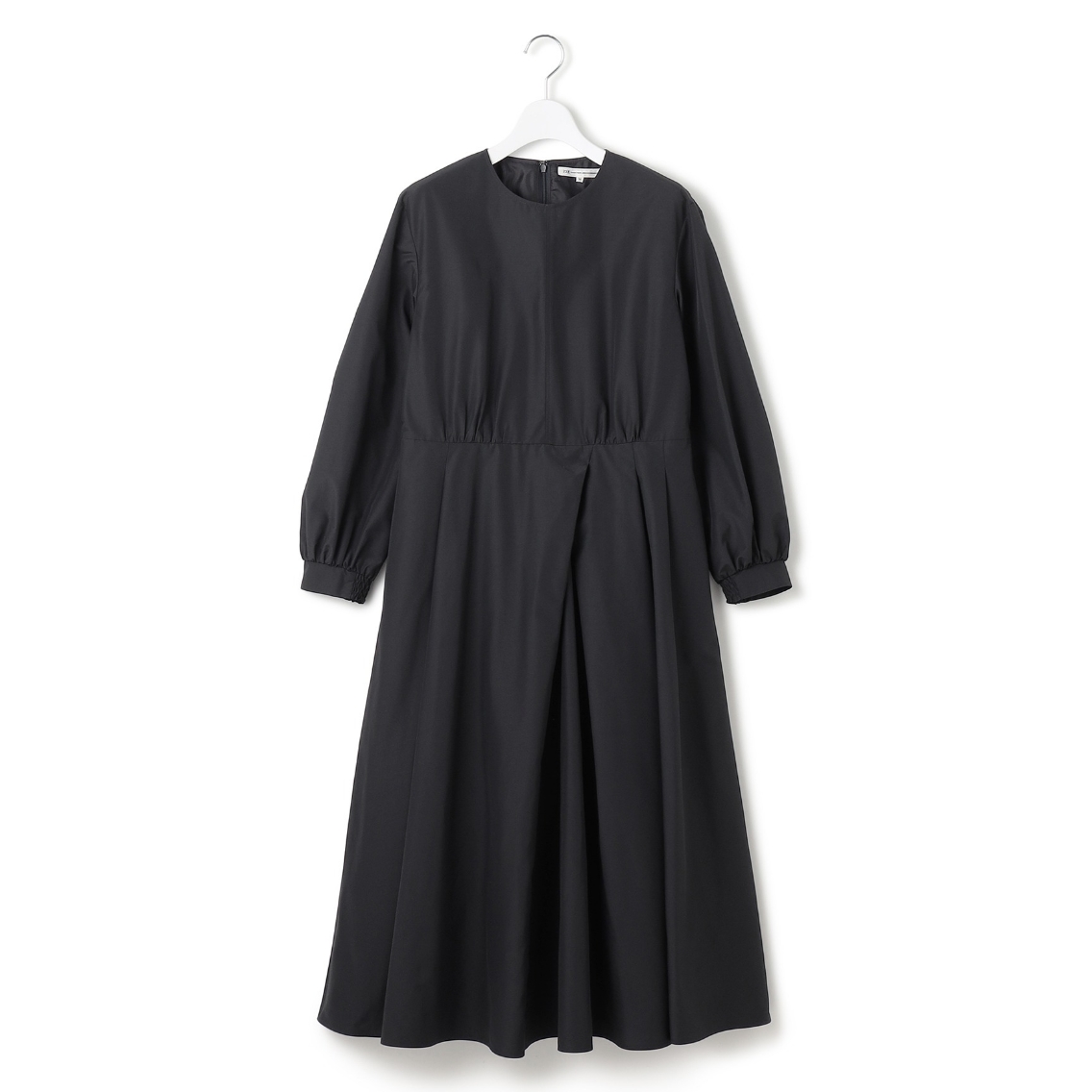 23区×VERYコラボ】〝母な私〟にぴったりな「最強ハレの日服」 | VERY