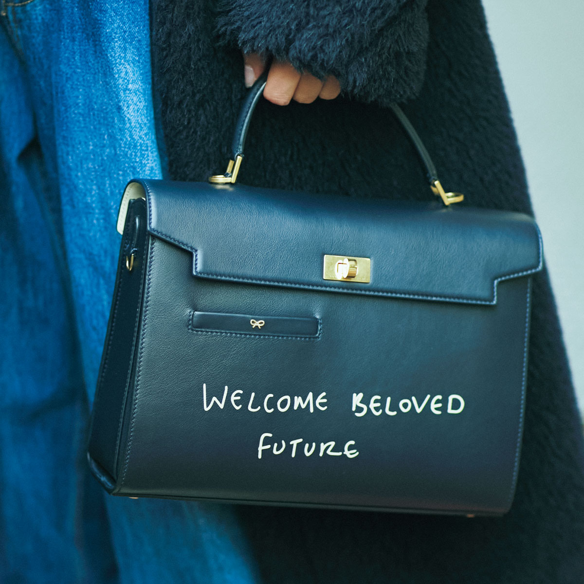 カブり続出【アニヤ】の「新名品バッグ」がカジュアル派に人気の理由