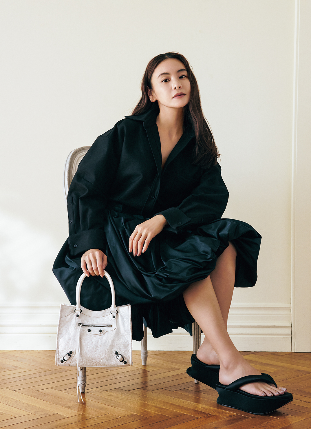 最新の〝アイコンバッグ〟を大検証。バレンシアガのNeoスタンダード