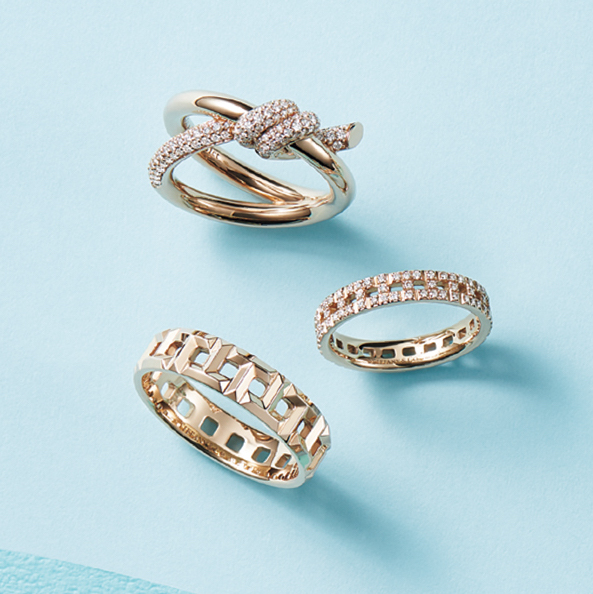 ティファニー最旬リング3選】夫婦の節目買いは“マリッジに合う”が正解