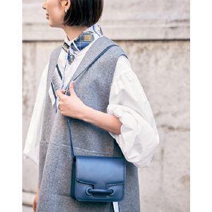 ブラウス好き”ママが夢中！『シーマリー』ってどんなブランド？ | VERY