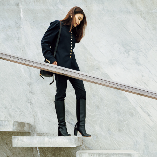 滝沢眞規子さんの“VERY読者時代から現在まで”を『ジャケット』軸で