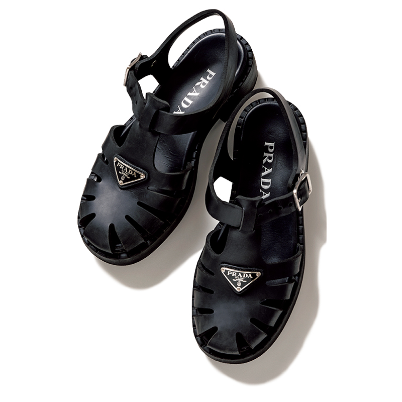 笹川友里さん】“週7サンダル”に認定！プラダのグルカがオールマイティ