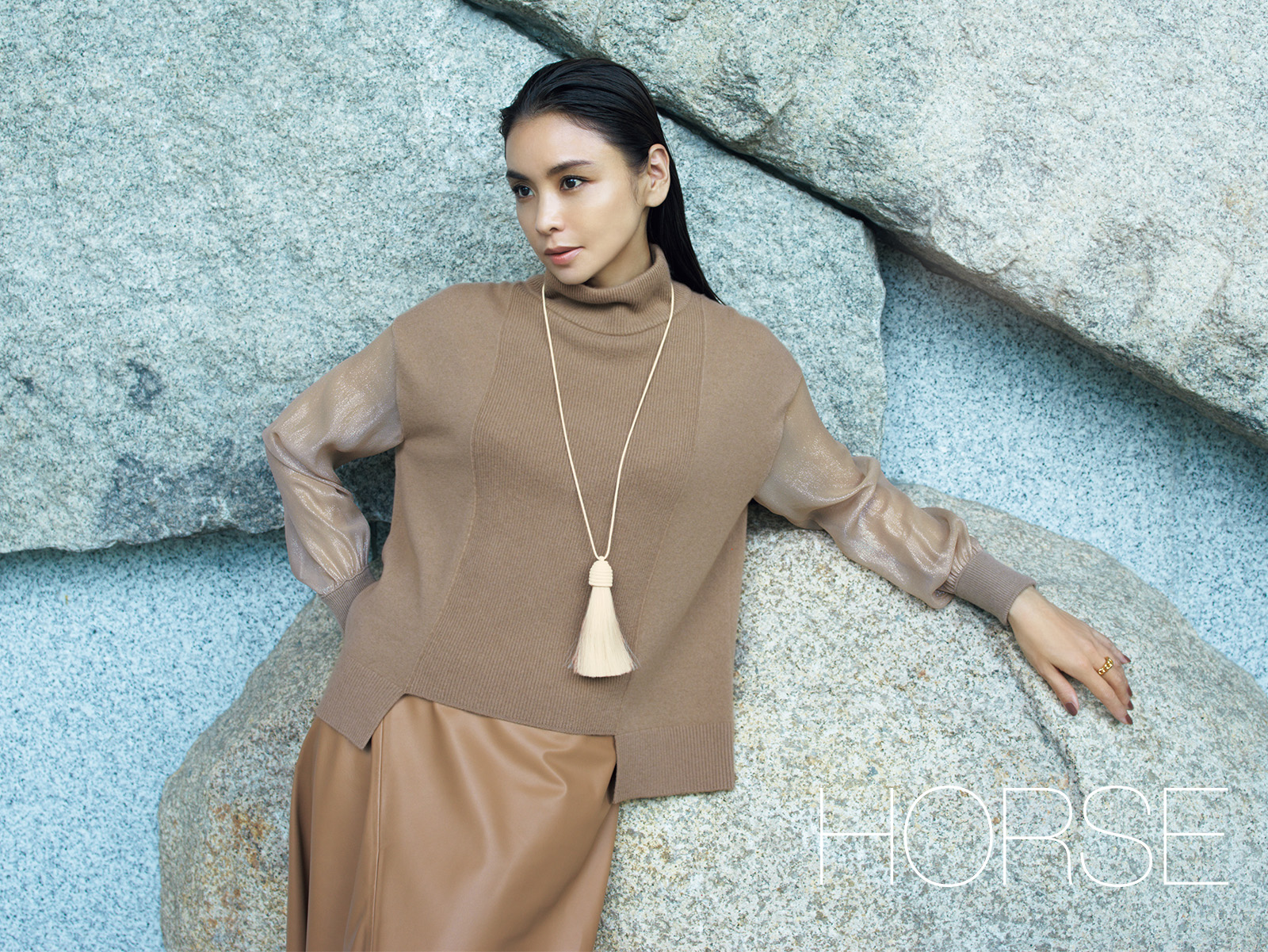 今季注目のバッグ、ワンピース……アクリスの魅力「4つのKeyword