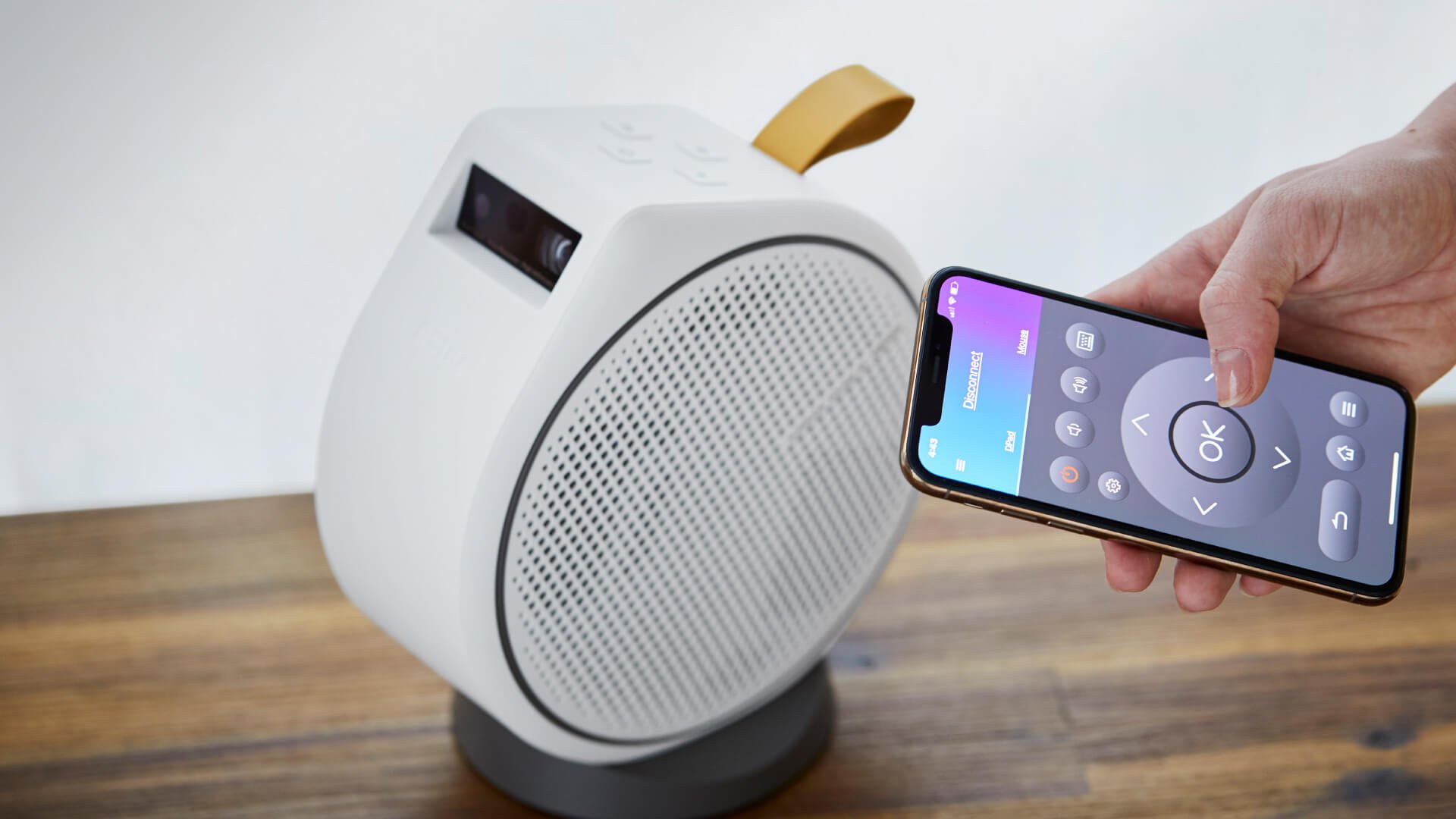 Android TV内蔵のモバイル天井シアタープロジェクター｜GV30