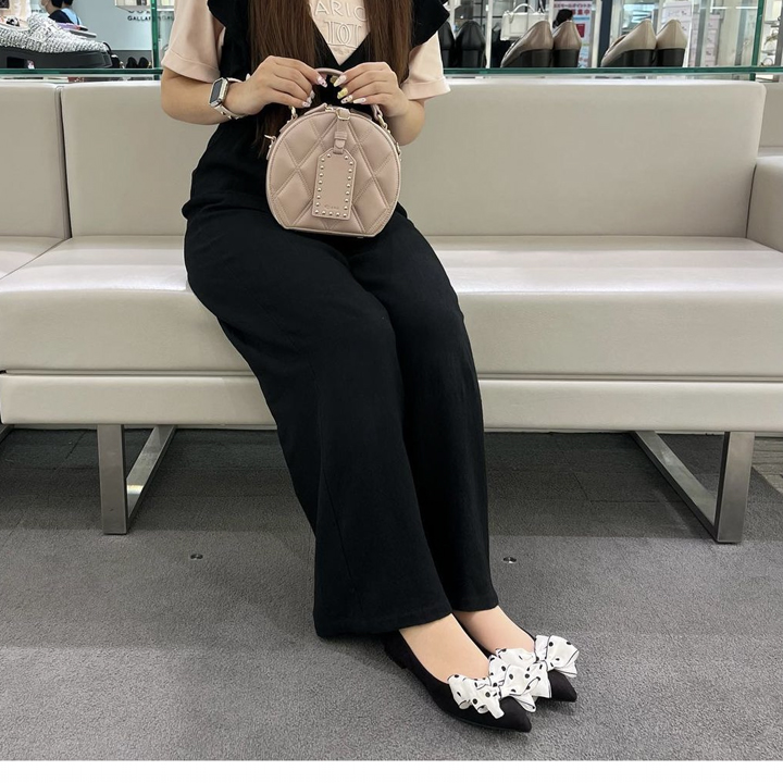 DIANA ビジューボディバッグ ライトグレー DIANA ビジューボディバッグ